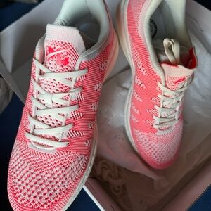 APL Men’s TechLoom Pro – Ivory / Magenta – Size 12 (NEW IN BOX)